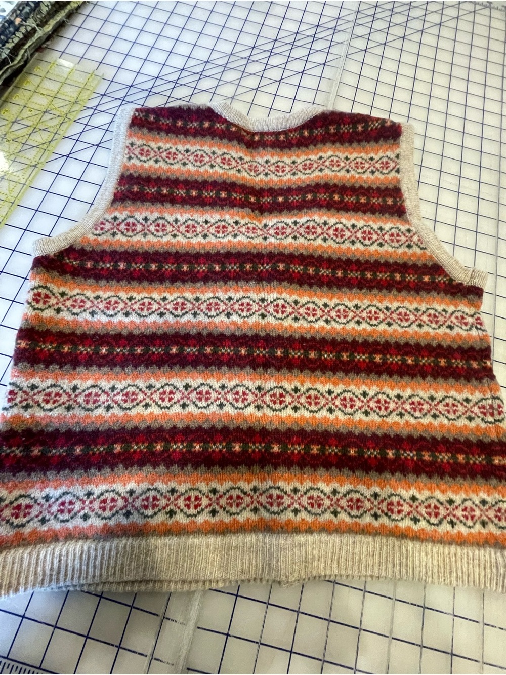 Eddie Bauer Fair Isle Lambswool Crewneck Sweater in Red, Orange & Green - Picture 4 of 4